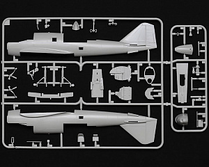 Model kit 1/48 Mitsubishi Ki-46 III Type 100 w/4x4 Kurogane (Tamiya) 