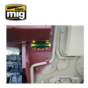 Acrylic paint CRYSTAL PERISCOPE GREEN (Ammo Mig) (17ml) 