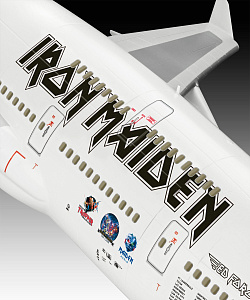 Model kit 1/144 Boeing 747-400 Iron Maiden "Ed Force One" (Revell)