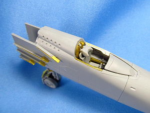 Photo Etching Kit Mikoyan MiG-25 cockpit interior (designed to be used with ICM UA UK kits)[MiG-25RBT MiG-25RBF MiG-25BM] (Metallic Details)