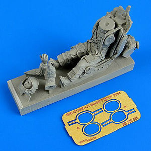 Figures (resin) 1/32 Soviet fighter pilot with ejection seat for Mikoyan MiG-21/MiG-23 