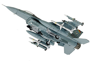 Model kit 1/72 Lockheed-Martin F-16CJ Fighting Falcon Block 50 (Tamiya)