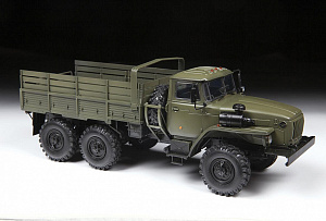 Model kit 1/35 Ural 4320 Russian Army Truck (Zvezda)