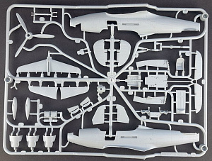 Model kit 1/48 Bell P-400 Airacobra (Arma Hobby)