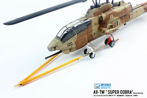 Model kit 1/72 Bell AH-1W Super Cobra (early version) (Dream Model) 