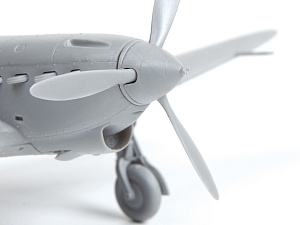 Pre-order for model kit Yak-1 (Zvezda)