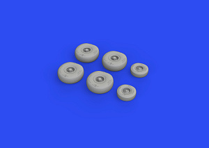 Additions (3D resin printing) 1/72 Lockheed C-130H Hercules wheels with weighted tyre effect (designed to be used with Zvezda kits) 