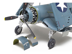 Model kit 1/32 Vought F4U-1 Corsair Bird Cage (Tamiya)