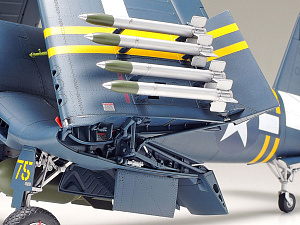 Model kit 1/32 Vought F4U-1D Corsair (Tamiya)