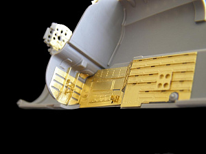 Photo Etching Kit Mikoyan MiG-25RBT/MiG-25RB/MiG-25PD/MiG-25RBF wheel bays (designed to be used with ICM (Metallic Details)