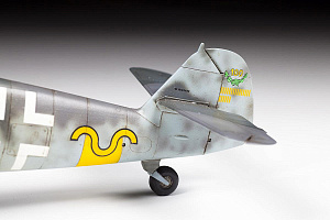 Model kit 1/48 Messerschmitt Bf-109G-6  (Zvezda)
