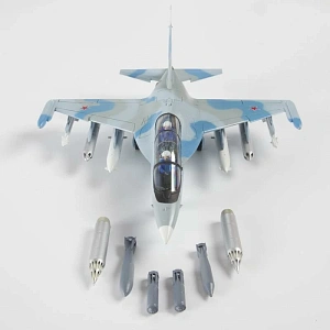 Model kit 1/72 Yakovlev Yak-130 (Flanker H) (Zvezda)