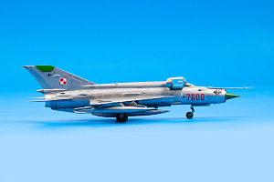 Model kit 1/72 Mikoyan MiG-21MF interceptor Profipack edition (Eduard kits)