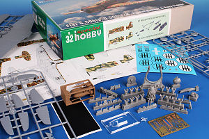 Model kit 1/32 Fiat G.50bis/G.50bis/N 'Fighter-Bomber & Navy Fighter' (Special Hobby)