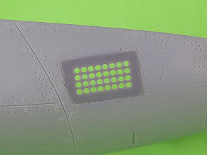 Aircraft detailing sets (resin) 1/32 P-51 Mustang - carburettor air filter cover - standard holed type (Tamiya)