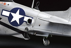 Model kit 1/32 North American P-51D/K Mustang (Tamiya)