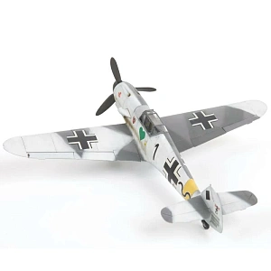 Model kit 1/48 Messerschmitt Bf-109F-4  (Zvezda)